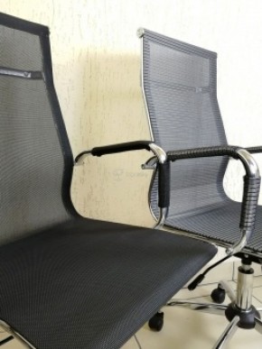 Кресло Barneo K-111H для персонала (черная сетка) в Златоусте - zlatoust.mebel-74.com | фото