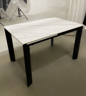 Стол CORNER 120 MATT WHITE MARBLE SOLID CERAMIC / BLACK, ®DISAUR в Златоусте - zlatoust.mebel-74.com | фото